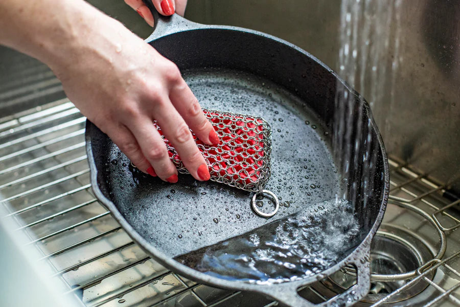 Red Chainmail Scrubbing Pad | Lodge Cast Iron